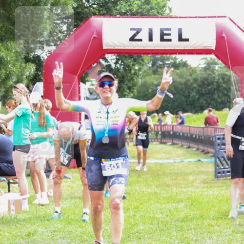 21.06.2026 - 29. Vierlanden-Triathlon Andreas Tolksdorf http://msf.ph/oto/9915273 21.06.2026 11:37:06 Ziel 516, 518, 553 meine-sportfotos.de