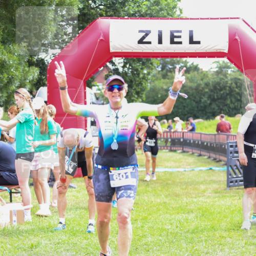 21.06.2026 - 29. Vierlanden-Triathlon Andreas Tolksdorf http://msf.ph/oto/9915274 21.06.2026 11:37:06 Ziel 516, 518, 553 meine-sportfotos.de