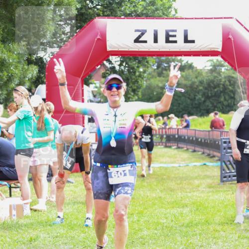 21.06.2026 - 29. Vierlanden-Triathlon Andreas Tolksdorf http://msf.ph/oto/9915275 21.06.2026 11:37:06 Ziel 516, 518, 553 meine-sportfotos.de