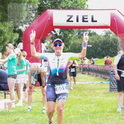 21.06.2026 - 29. Vierlanden-Triathlon Andreas Tolksdorf http://msf.ph/oto/9915276 21.06.2026 11:37:06 Ziel 516, 518, 553 meine-sportfotos.de