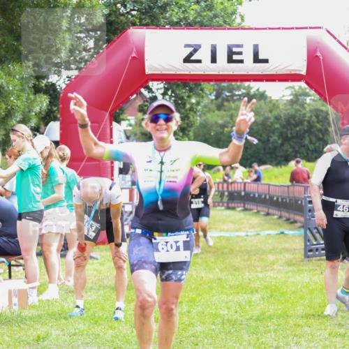 21.06.2026 - 29. Vierlanden-Triathlon Andreas Tolksdorf http://msf.ph/oto/9915278 21.06.2026 11:37:06 Ziel 516, 518, 553 meine-sportfotos.de