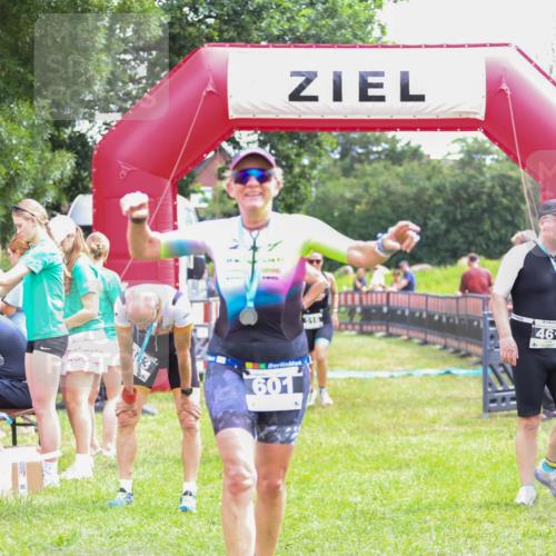 21.06.2026 - 29. Vierlanden-Triathlon Andreas Tolksdorf http://msf.ph/oto/9915279 21.06.2026 11:37:06 Ziel 516, 518, 553 meine-sportfotos.de