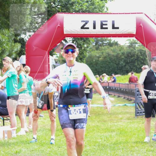 21.06.2026 - 29. Vierlanden-Triathlon Andreas Tolksdorf http://msf.ph/oto/9915281 21.06.2026 11:37:06 Ziel 516, 518, 553 meine-sportfotos.de