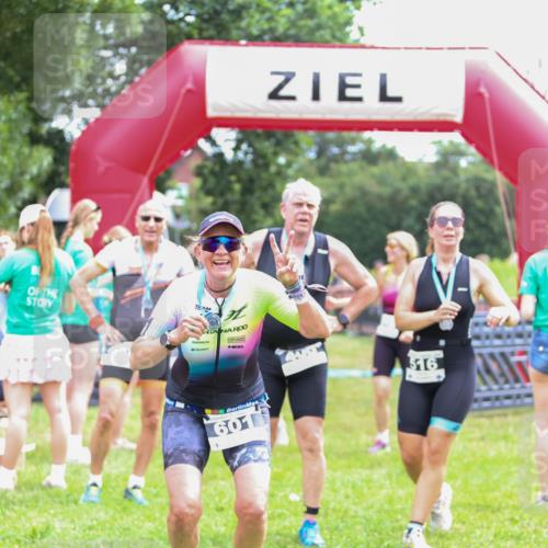 21.06.2026 - 29. Vierlanden-Triathlon Andreas Tolksdorf http://msf.ph/oto/9915288 21.06.2026 11:37:14 Ziel 518, 553 meine-sportfotos.de