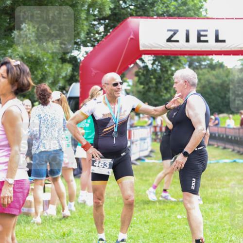 21.06.2026 - 29. Vierlanden-Triathlon Andreas Tolksdorf http://msf.ph/oto/9915296 21.06.2026 11:37:19 Ziel  meine-sportfotos.de