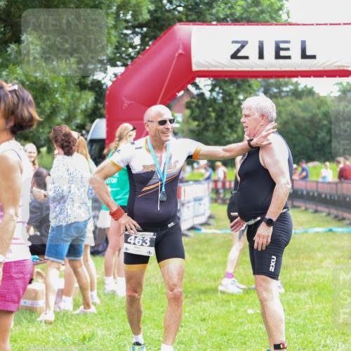 21.06.2026 - 29. Vierlanden-Triathlon Andreas Tolksdorf http://msf.ph/oto/9915300 21.06.2026 11:37:19 Ziel  meine-sportfotos.de