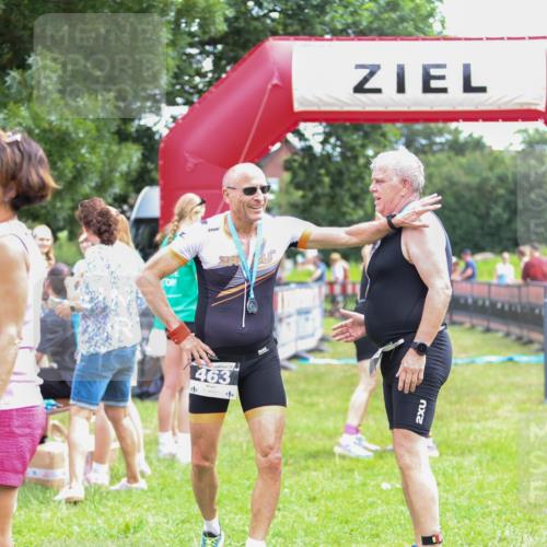 21.06.2026 - 29. Vierlanden-Triathlon Andreas Tolksdorf http://msf.ph/oto/9915301 21.06.2026 11:37:19 Ziel  meine-sportfotos.de