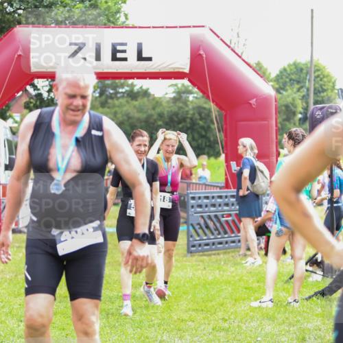 21.06.2026 - 29. Vierlanden-Triathlon Andreas Tolksdorf http://msf.ph/oto/9915309 21.06.2026 11:37:23 Ziel  meine-sportfotos.de