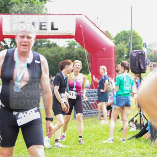 21.06.2026 - 29. Vierlanden-Triathlon Andreas Tolksdorf http://msf.ph/oto/9915314 21.06.2026 11:37:24 Ziel  meine-sportfotos.de