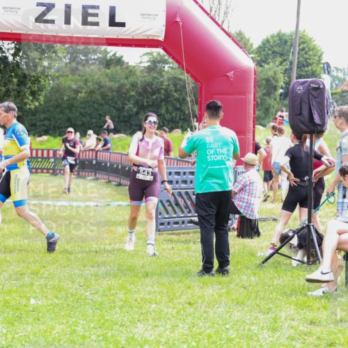 21.06.2026 - 29. Vierlanden-Triathlon Andreas Tolksdorf http://msf.ph/oto/9915319 21.06.2026 11:39:08 Ziel 543, 587 meine-sportfotos.de