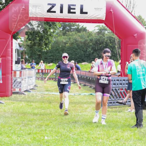 21.06.2026 - 29. Vierlanden-Triathlon Andreas Tolksdorf http://msf.ph/oto/9915334 21.06.2026 11:39:11 Ziel 587 meine-sportfotos.de