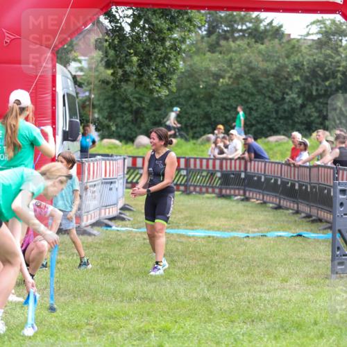 21.06.2026 - 29. Vierlanden-Triathlon Andreas Tolksdorf http://msf.ph/oto/9915367 21.06.2026 11:40:03 Ziel  meine-sportfotos.de