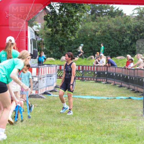 21.06.2026 - 29. Vierlanden-Triathlon Andreas Tolksdorf http://msf.ph/oto/9915370 21.06.2026 11:40:03 Ziel  meine-sportfotos.de