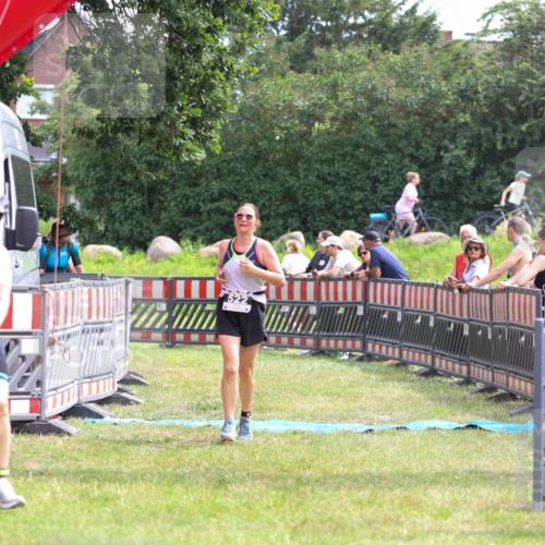 21.06.2026 - 29. Vierlanden-Triathlon Andreas Tolksdorf http://msf.ph/oto/9915376 21.06.2026 11:40:23 Ziel 522 meine-sportfotos.de
