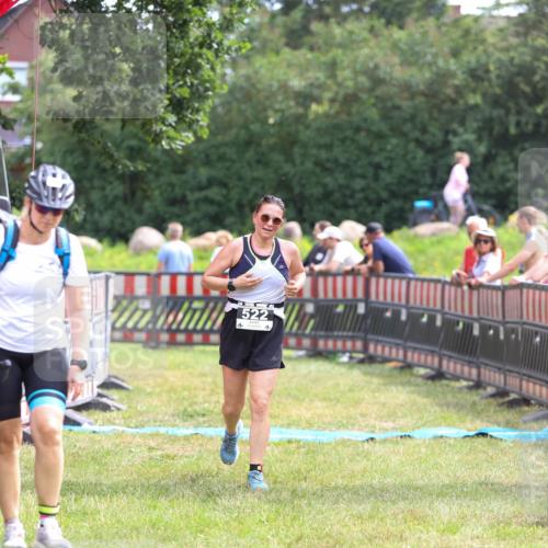 21.06.2026 - 29. Vierlanden-Triathlon Andreas Tolksdorf http://msf.ph/oto/9915381 21.06.2026 11:40:24 Ziel 522 meine-sportfotos.de
