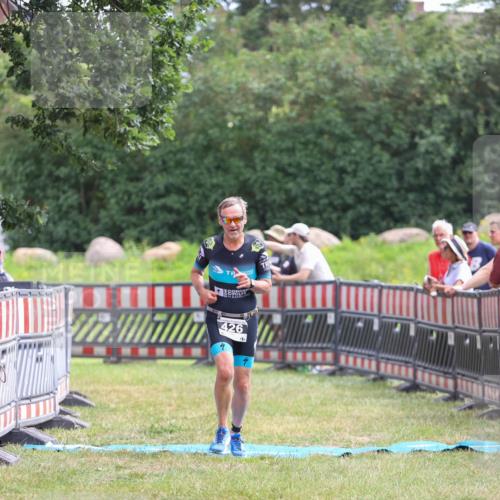 21.06.2026 - 29. Vierlanden-Triathlon Andreas Tolksdorf http://msf.ph/oto/9915407 21.06.2026 11:41:19 Ziel 426 meine-sportfotos.de