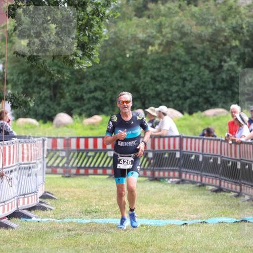 21.06.2026 - 29. Vierlanden-Triathlon Andreas Tolksdorf http://msf.ph/oto/9915414 21.06.2026 11:41:19 Ziel 426 meine-sportfotos.de