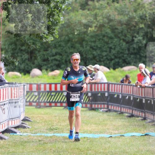 21.06.2026 - 29. Vierlanden-Triathlon Andreas Tolksdorf http://msf.ph/oto/9915416 21.06.2026 11:41:19 Ziel 426 meine-sportfotos.de