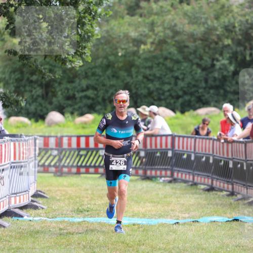 21.06.2026 - 29. Vierlanden-Triathlon Andreas Tolksdorf http://msf.ph/oto/9915418 21.06.2026 11:41:19 Ziel 426 meine-sportfotos.de