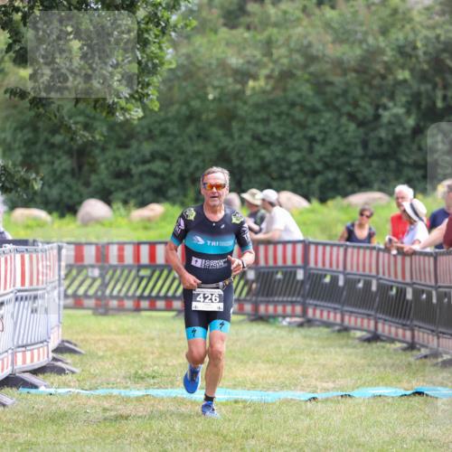 21.06.2026 - 29. Vierlanden-Triathlon Andreas Tolksdorf http://msf.ph/oto/9915420 21.06.2026 11:41:19 Ziel 426 meine-sportfotos.de