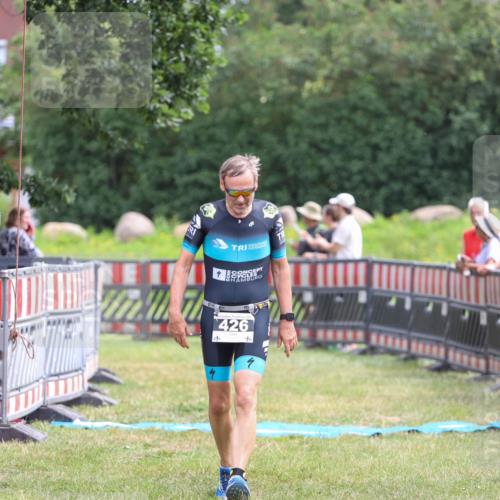 21.06.2026 - 29. Vierlanden-Triathlon Andreas Tolksdorf http://msf.ph/oto/9915423 21.06.2026 11:41:21 Ziel 426 meine-sportfotos.de