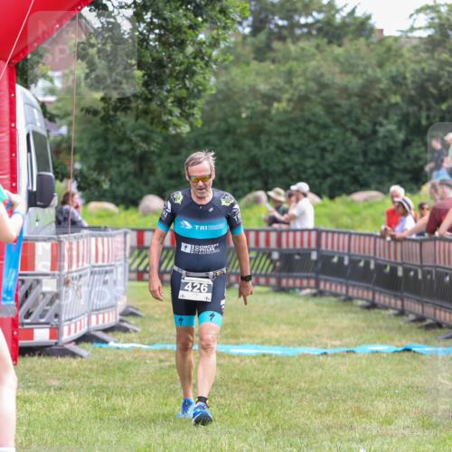 21.06.2026 - 29. Vierlanden-Triathlon Andreas Tolksdorf http://msf.ph/oto/9915426 21.06.2026 11:41:22 Ziel 426, 557 meine-sportfotos.de