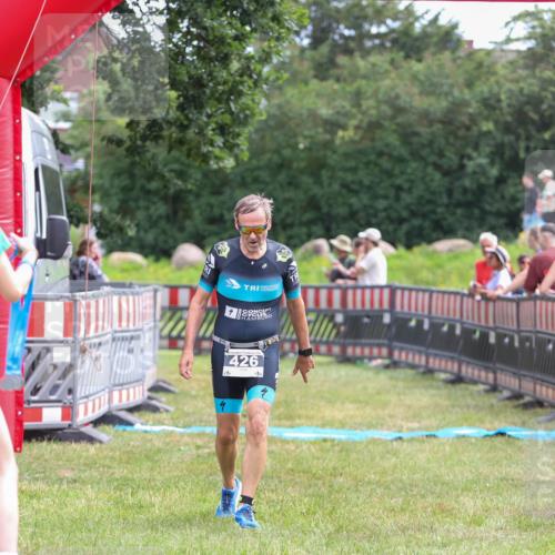 21.06.2026 - 29. Vierlanden-Triathlon Andreas Tolksdorf http://msf.ph/oto/9915429 21.06.2026 11:41:22 Ziel 426, 557 meine-sportfotos.de