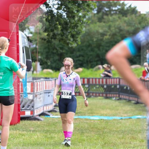 21.06.2026 - 29. Vierlanden-Triathlon Andreas Tolksdorf http://msf.ph/oto/9915435 21.06.2026 11:41:37 Ziel 205, 557, 563, 590 meine-sportfotos.de