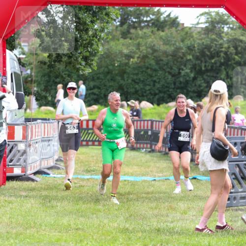21.06.2026 - 29. Vierlanden-Triathlon Andreas Tolksdorf http://msf.ph/oto/9915448 21.06.2026 11:41:48 Ziel 205, 563, 590 meine-sportfotos.de