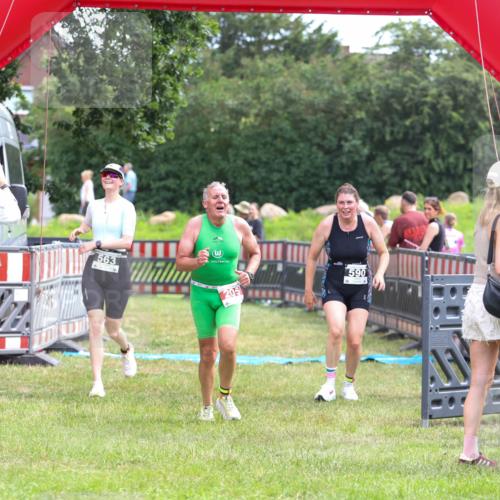 21.06.2026 - 29. Vierlanden-Triathlon Andreas Tolksdorf http://msf.ph/oto/9915454 21.06.2026 11:41:48 Ziel 205, 563, 590 meine-sportfotos.de