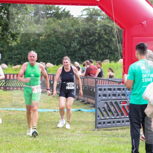 21.06.2026 - 29. Vierlanden-Triathlon Andreas Tolksdorf http://msf.ph/oto/9915457 21.06.2026 11:41:49 Ziel 205, 563, 590 meine-sportfotos.de