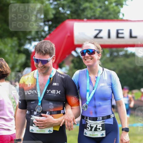 21.06.2026 - 29. Vierlanden-Triathlon Andreas Tolksdorf http://msf.ph/oto/9915477 21.06.2026 11:42:26 Ziel 484, 570, 579 meine-sportfotos.de