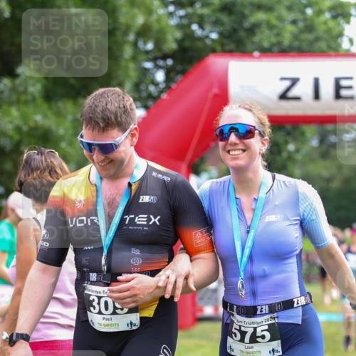 21.06.2026 - 29. Vierlanden-Triathlon Andreas Tolksdorf http://msf.ph/oto/9915480 21.06.2026 11:42:26 Ziel 484, 570, 579 meine-sportfotos.de