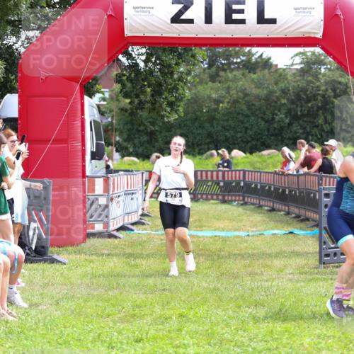21.06.2026 - 29. Vierlanden-Triathlon Andreas Tolksdorf http://msf.ph/oto/9915486 21.06.2026 11:42:30 Ziel 484, 515, 570, 579 meine-sportfotos.de