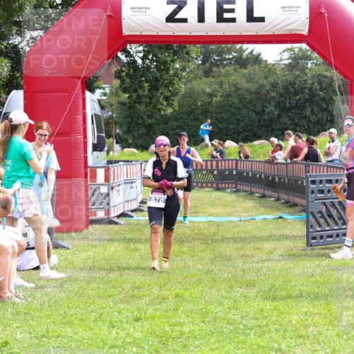 21.06.2026 - 29. Vierlanden-Triathlon Andreas Tolksdorf http://msf.ph/oto/9915505 21.06.2026 11:42:41 Ziel 515, 570 meine-sportfotos.de