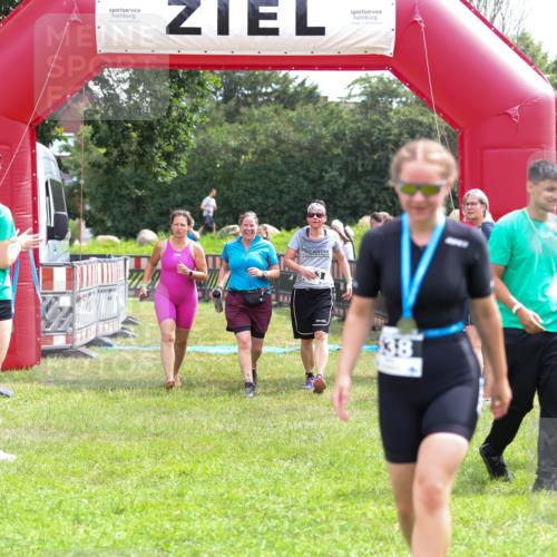 21.06.2026 - 29. Vierlanden-Triathlon Andreas Tolksdorf http://msf.ph/oto/9915531 21.06.2026 11:43:10 Ziel 613 meine-sportfotos.de