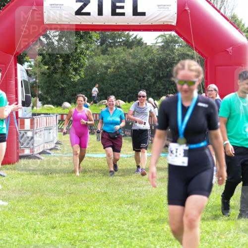 21.06.2026 - 29. Vierlanden-Triathlon Andreas Tolksdorf http://msf.ph/oto/9915532 21.06.2026 11:43:10 Ziel 613 meine-sportfotos.de