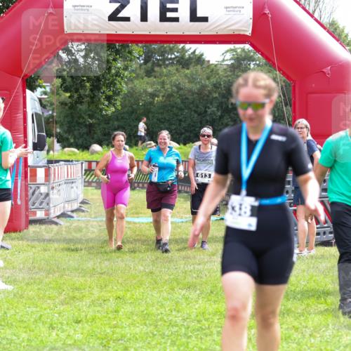 21.06.2026 - 29. Vierlanden-Triathlon Andreas Tolksdorf http://msf.ph/oto/9915537 21.06.2026 11:43:10 Ziel 613 meine-sportfotos.de