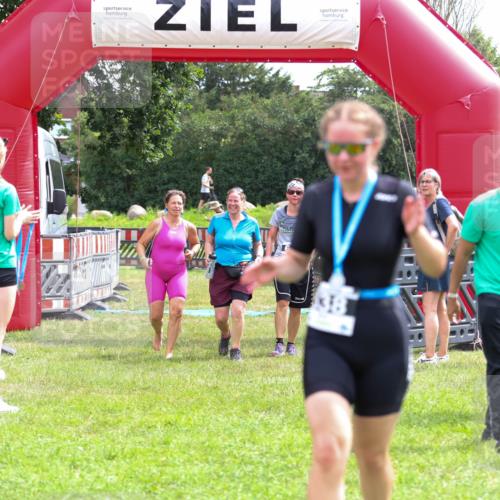 21.06.2026 - 29. Vierlanden-Triathlon Andreas Tolksdorf http://msf.ph/oto/9915539 21.06.2026 11:43:10 Ziel 613 meine-sportfotos.de
