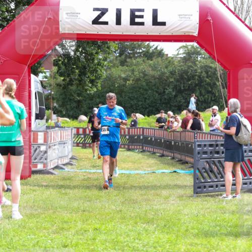 21.06.2026 - 29. Vierlanden-Triathlon Andreas Tolksdorf http://msf.ph/oto/9915544 21.06.2026 11:43:31 Ziel 415, 455, 576 meine-sportfotos.de