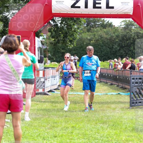 21.06.2026 - 29. Vierlanden-Triathlon Andreas Tolksdorf http://msf.ph/oto/9915552 21.06.2026 11:43:33 Ziel 415, 455, 576 meine-sportfotos.de
