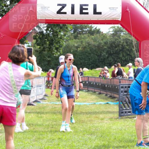 21.06.2026 - 29. Vierlanden-Triathlon Andreas Tolksdorf http://msf.ph/oto/9915561 21.06.2026 11:43:42 Ziel 556 meine-sportfotos.de
