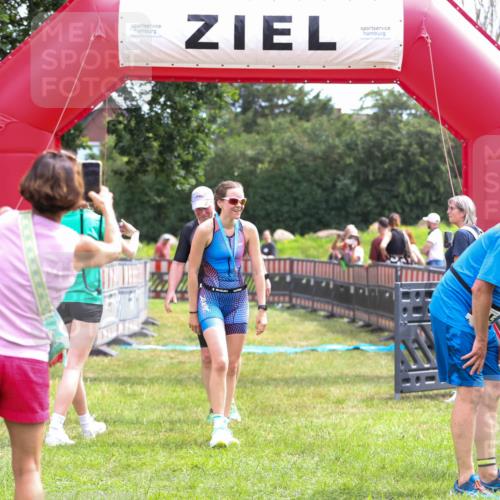 21.06.2026 - 29. Vierlanden-Triathlon Andreas Tolksdorf http://msf.ph/oto/9915562 21.06.2026 11:43:42 Ziel 556 meine-sportfotos.de