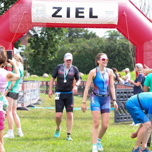 21.06.2026 - 29. Vierlanden-Triathlon Andreas Tolksdorf http://msf.ph/oto/9915563 21.06.2026 11:43:45 Ziel 556 meine-sportfotos.de
