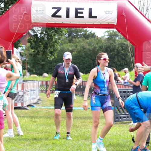 21.06.2026 - 29. Vierlanden-Triathlon Andreas Tolksdorf http://msf.ph/oto/9915565 21.06.2026 11:43:45 Ziel 556 meine-sportfotos.de