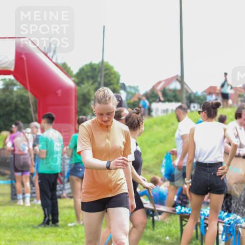 21.06.2026 - 29. Vierlanden-Triathlon Andreas Tolksdorf http://msf.ph/oto/9915571 21.06.2026 11:43:55 Ziel  meine-sportfotos.de