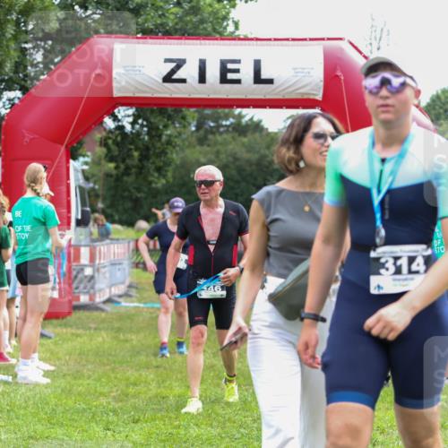 21.06.2026 - 29. Vierlanden-Triathlon Andreas Tolksdorf http://msf.ph/oto/9915574 21.06.2026 11:45:58 Ziel 494 meine-sportfotos.de
