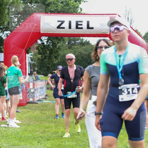 21.06.2026 - 29. Vierlanden-Triathlon Andreas Tolksdorf http://msf.ph/oto/9915576 21.06.2026 11:45:58 Ziel 494 meine-sportfotos.de