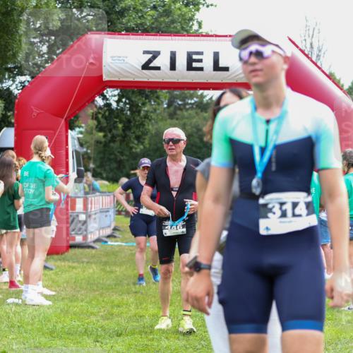 21.06.2026 - 29. Vierlanden-Triathlon Andreas Tolksdorf http://msf.ph/oto/9915578 21.06.2026 11:45:58 Ziel 494 meine-sportfotos.de