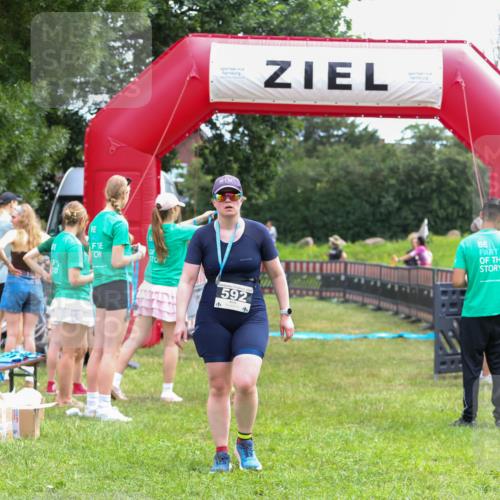 21.06.2026 - 29. Vierlanden-Triathlon Andreas Tolksdorf http://msf.ph/oto/9915586 21.06.2026 11:46:07 Ziel  meine-sportfotos.de